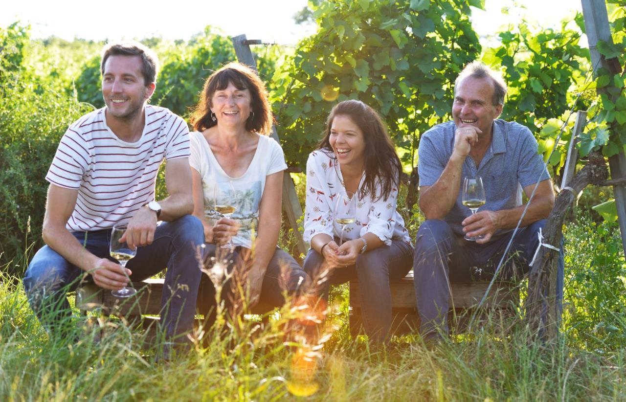 Bed and Breakfast Weingut Familie Schuster Grossriedenthal Exterior foto