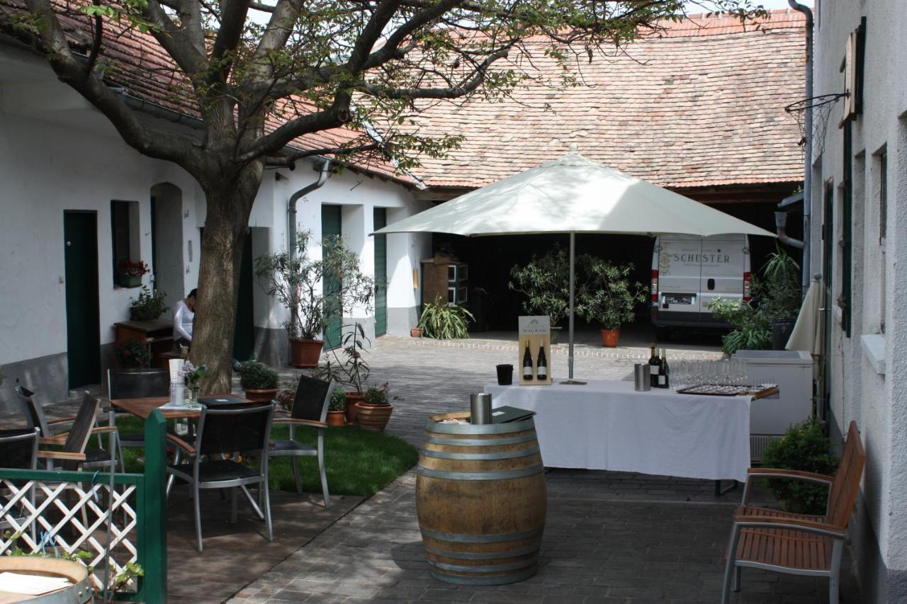 Bed and Breakfast Weingut Familie Schuster Grossriedenthal Exterior foto